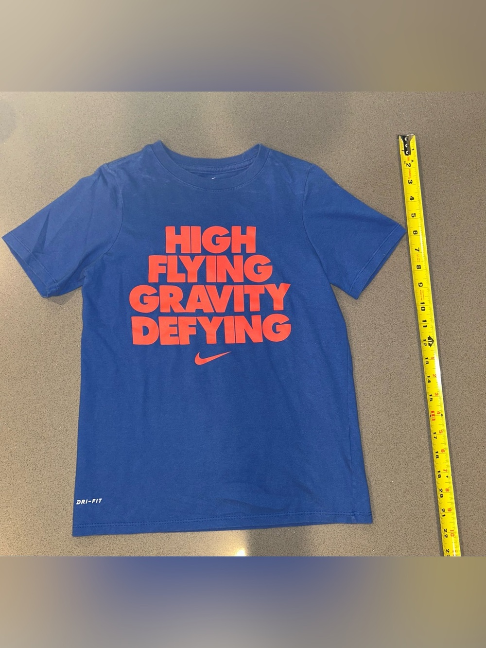 Nike Blue Kids Short Sleeve Tee Size Small.